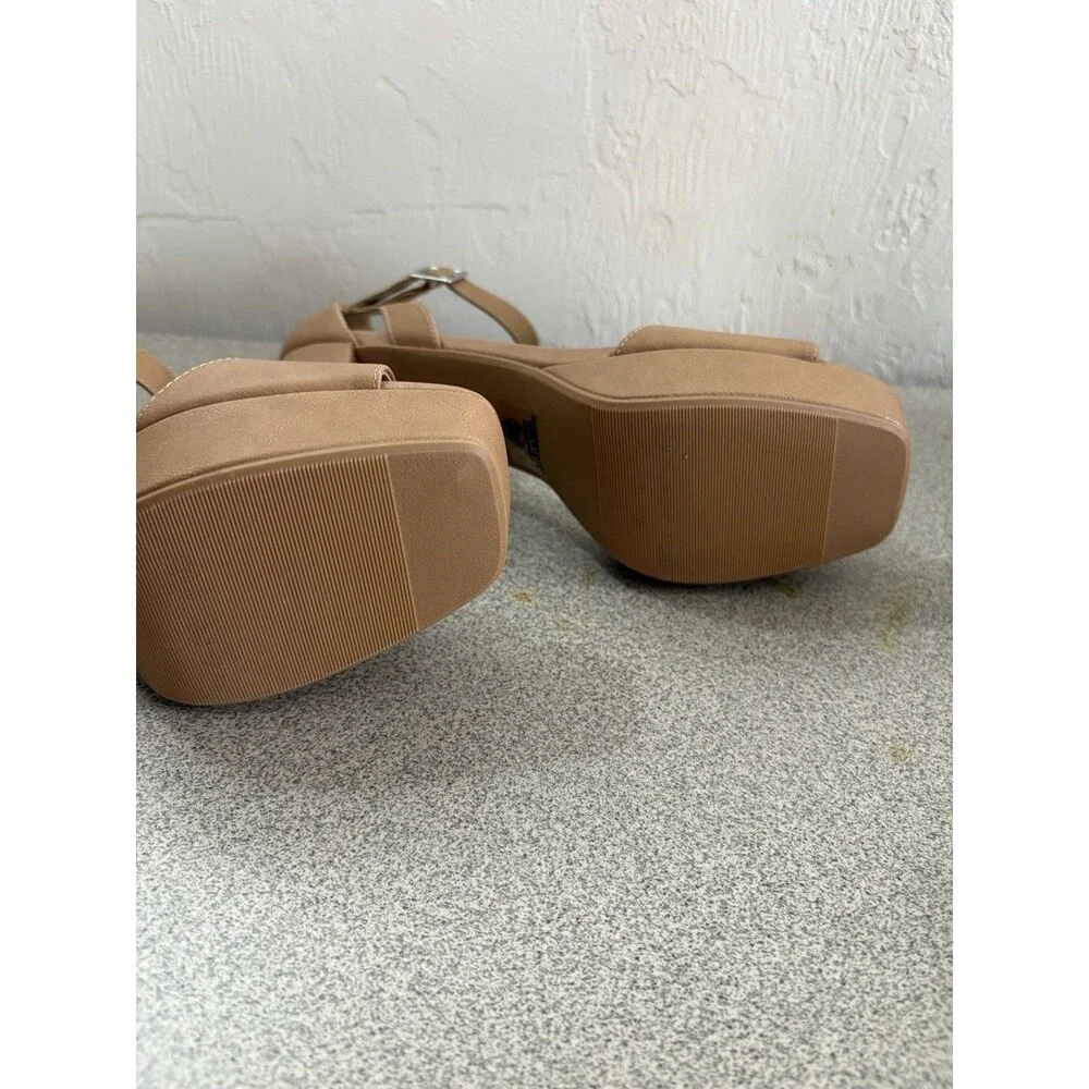 Y Not ? Womens Tan Block Heels Ankle Strap Size 8M  New Without Tags